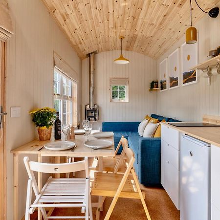 Enchanting Tiny House With Wood Burner And Hot Tub In Cairngorms Ballater Εξωτερικό φωτογραφία