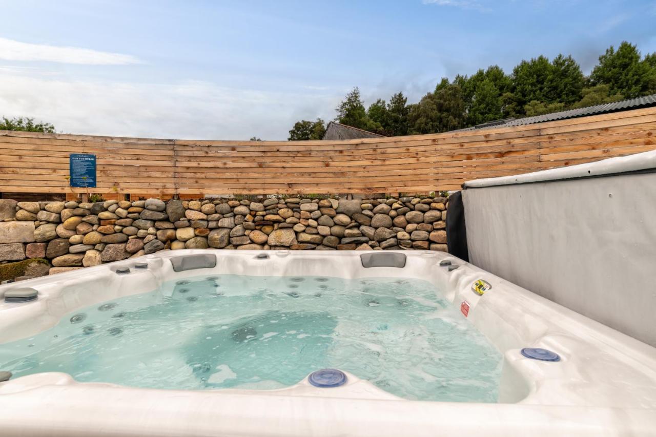 Enchanting Tiny House With Wood Burner And Hot Tub In Cairngorms Ballater Εξωτερικό φωτογραφία